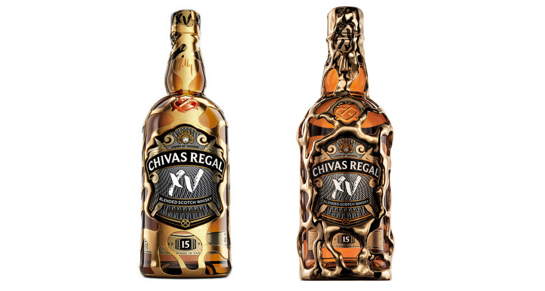 Les deux bouteilles Chivas Regal XV en édition limitée