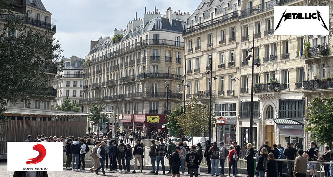 The Metallica Pop Up Store queue with Gladines opposite